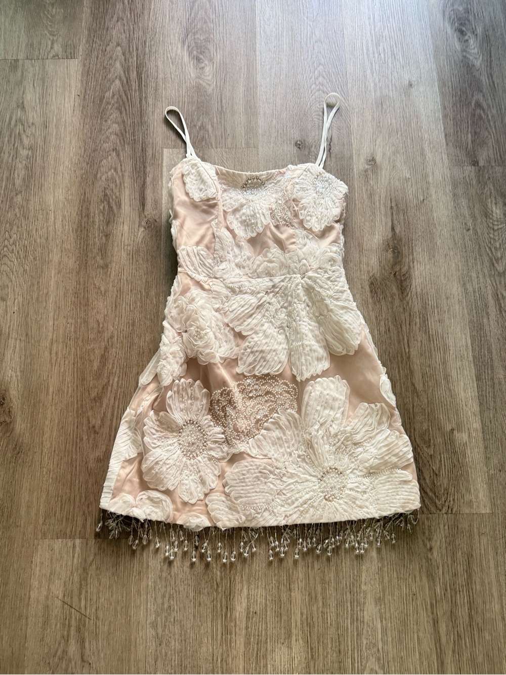 elliatt roxana white 3d flower embroidered tassel mesh mini bridal dress small